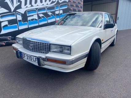 CADILLAC SEVILLE STS - couleur blanche, réf : 2912 CADILLAC SEVILLE STS - couleur blanche, réf : 2912
