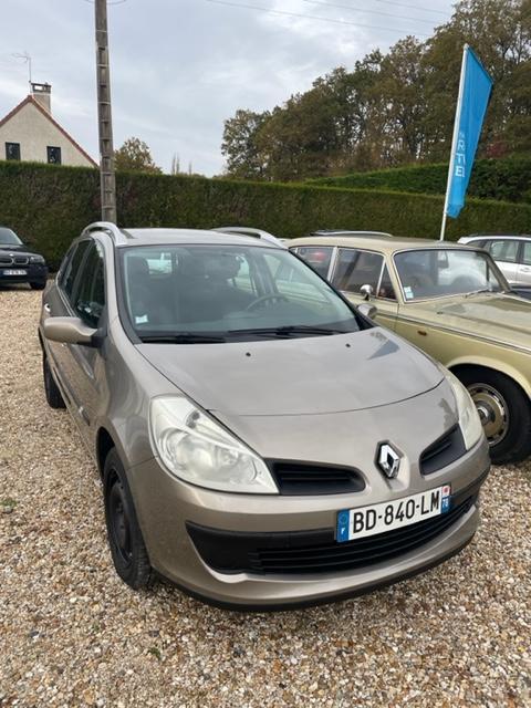 RENAULT CLIO III ESTATE 1.2 16V 80 CV BVR - couleur beige : réf 2525 RENAULT CLIO III ESTATE 1.2 16V 80 CV BVR - couleur beige : réf 2525