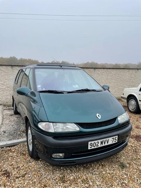 RENAULT GRAND ESPACE 2.2 dt RXT - couleur : vert - réf : 2934 RENAULT GRAND ESPACE 2.2 dt RXT - couleur : vert - réf : 2934