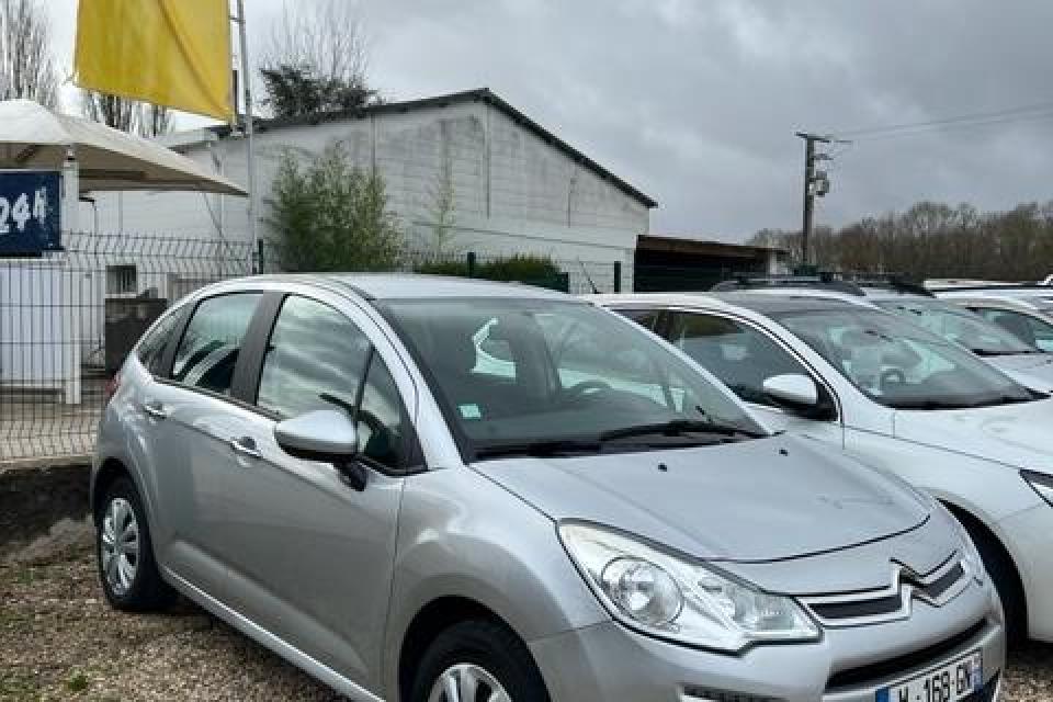 Citroën C3 HDi 70 Confort * (4 CV) - couleur : gris clair - réf : 2957