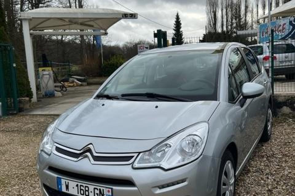 Citroën C3 HDi 70 Confort * (4 CV) - couleur : gris clair - réf : 2957