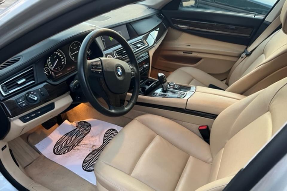 BMW 730d Luxe A * (15 CV) - couleur : gris - réf : 3006