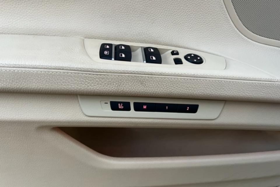BMW 730d Luxe A * (15 CV) - couleur : gris - réf : 3006