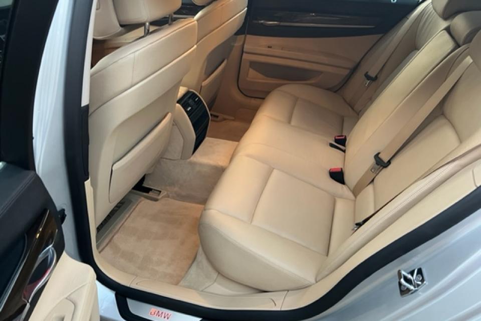 BMW 730d Luxe A * (15 CV) - couleur : gris - réf : 3006