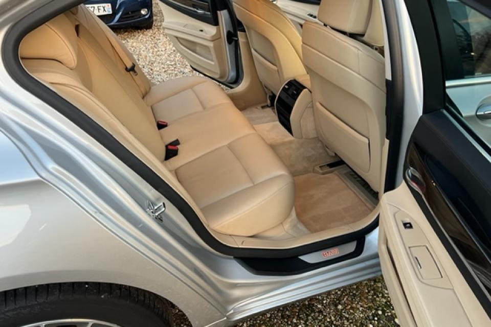 BMW 730d Luxe A * (15 CV) - couleur : gris - réf : 3006