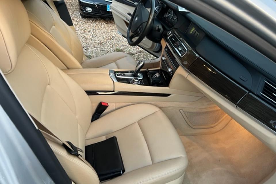 BMW 730d Luxe A * (15 CV) - couleur : gris - réf : 3006