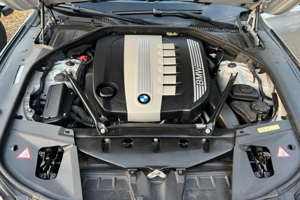 BMW 730d Luxe A * (15 CV) - couleur : gris - réf : 3006