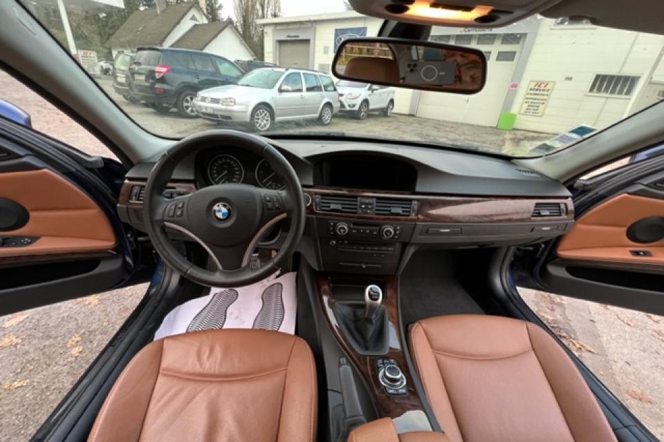 BMW 330d xDrive 245 ch Luxe * (15 CV) - couleur : bleu - réf : 3014