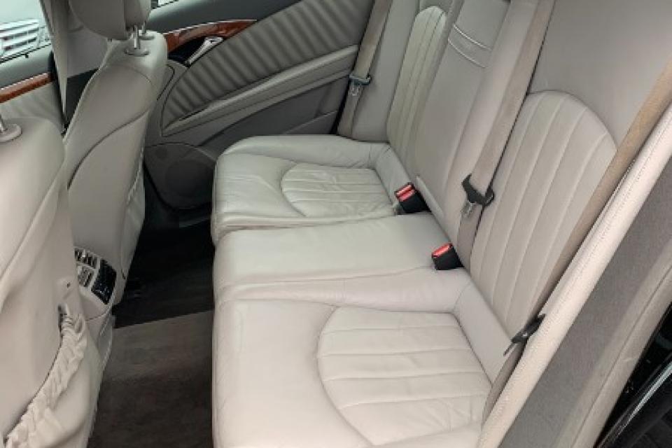 MERCEDES CLASSE E 350 CGI Elégance A * (19 CV) - couleur : noir - réf n/a