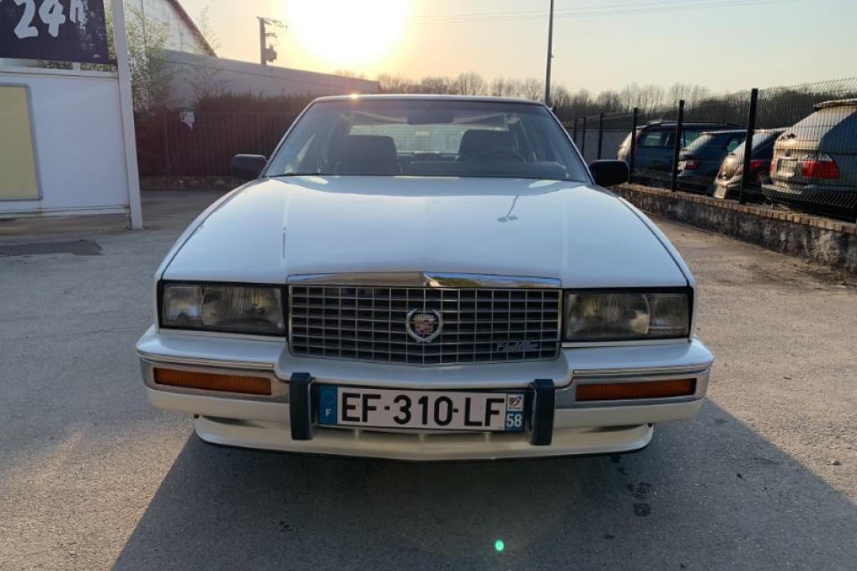 CADILLAC SEVILLE STS - couleur blanche, réf : 2912