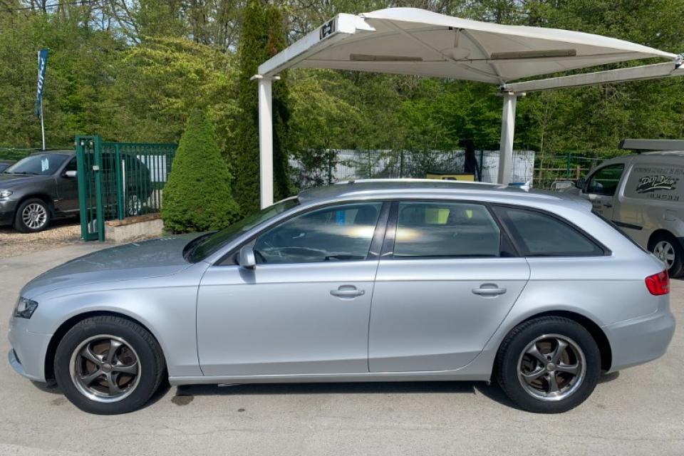 Audi A4 Avant 2.0 TDI 143 DPF Ambiente * (8 CV) - couleur : gris clair - réf : 2910