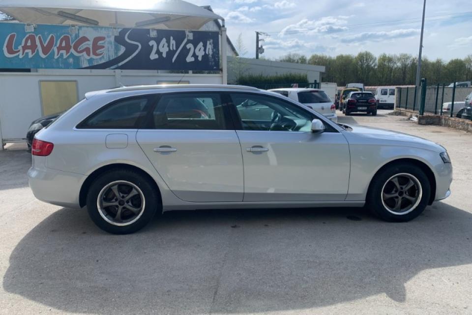 Audi A4 Avant 2.0 TDI 143 DPF Ambiente * (8 CV) - couleur : gris clair - réf : 2910