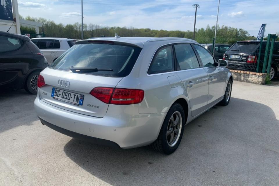 Audi A4 Avant 2.0 TDI 143 DPF Ambiente * (8 CV) - couleur : gris clair - réf : 2910