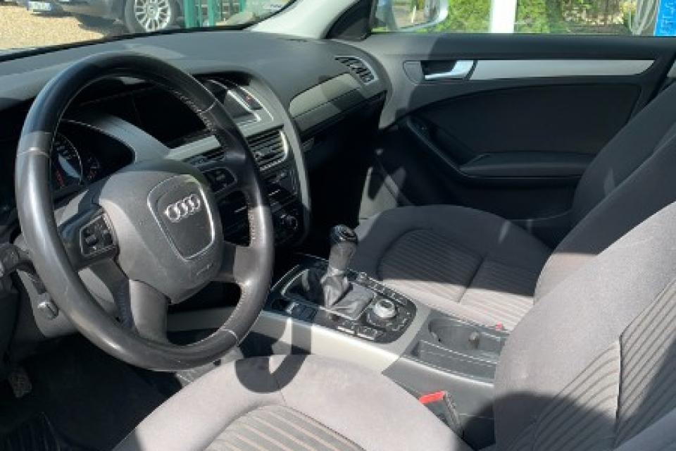 Audi A4 Avant 2.0 TDI 143 DPF Ambiente * (8 CV) - couleur : gris clair - réf : 2910