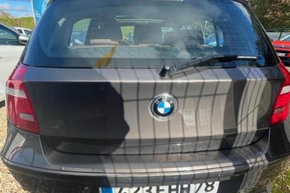 BMW SERIE1 118D (E87 II) 5P 2.0 D 143 BVA - couleur : marron - réf 2920